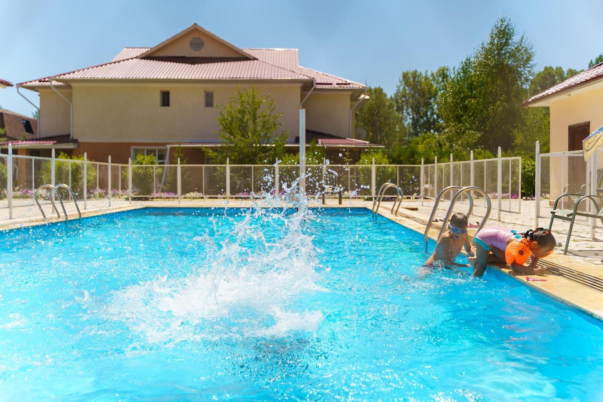 Talisman Village Hotel Bosteri Ngoại thất bức ảnh